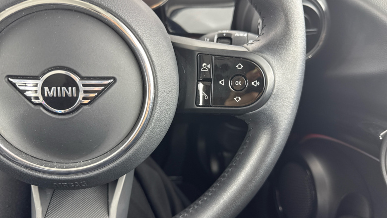 MINI Hatchback 1.5 Cooper Classic 3dr Auto [Comfort/Nav Pack] Petrol Hatchback